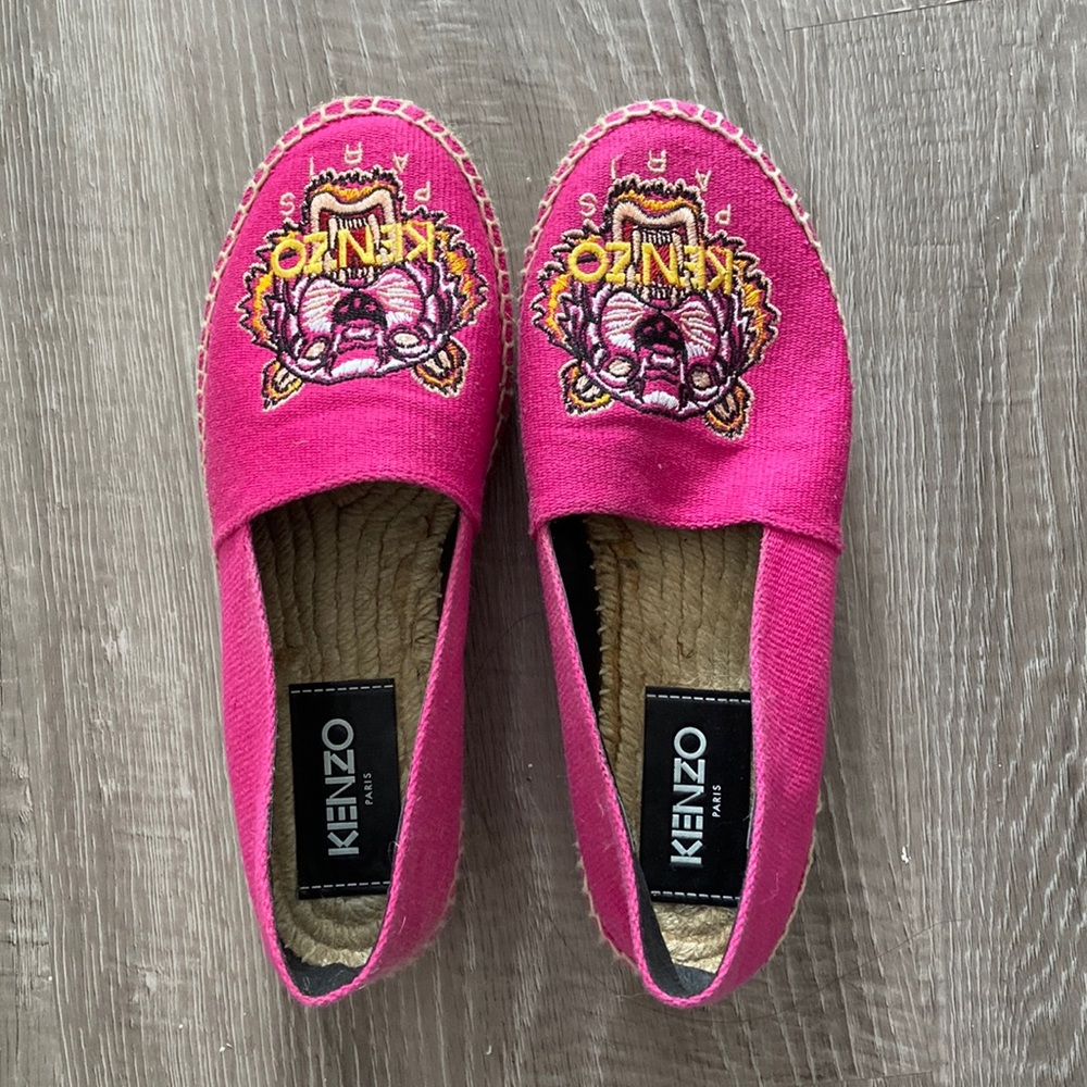 Tiger and KENZO Paris embroidered designs.